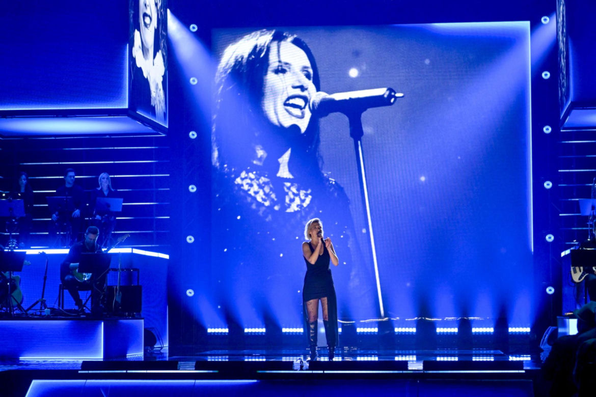 Koncert dla Kory "Falowanie i spadanie" 