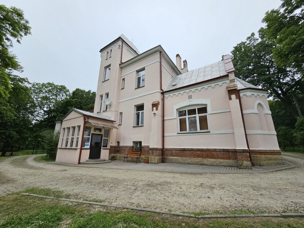 Za skarb znaleziony w skrzyni wyremontuja dom dziecka i pojada na wakacje