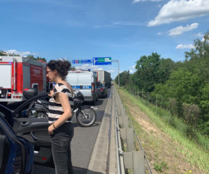 Dramatyczny wypadek pod Szczecinem, kilka osób nie żyje, płoną samochody