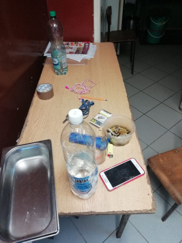 Pili alkohol na stołówce w podstawówce