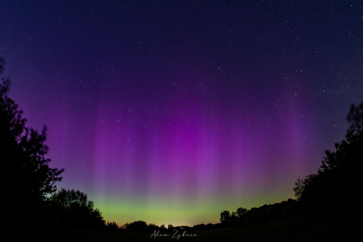 Tak wyglądała zorza polarna na niebie między Bydgoszczą a Toruniem. Miłośnicy astronomii zrobili niesamowite zdjęcia! 