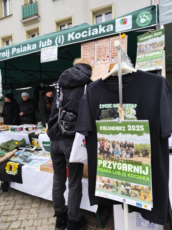Jarmark Świąteczny w Biskupcu. Na scenie wystąpił zespół Arka Noego [ZDJĘCIA]