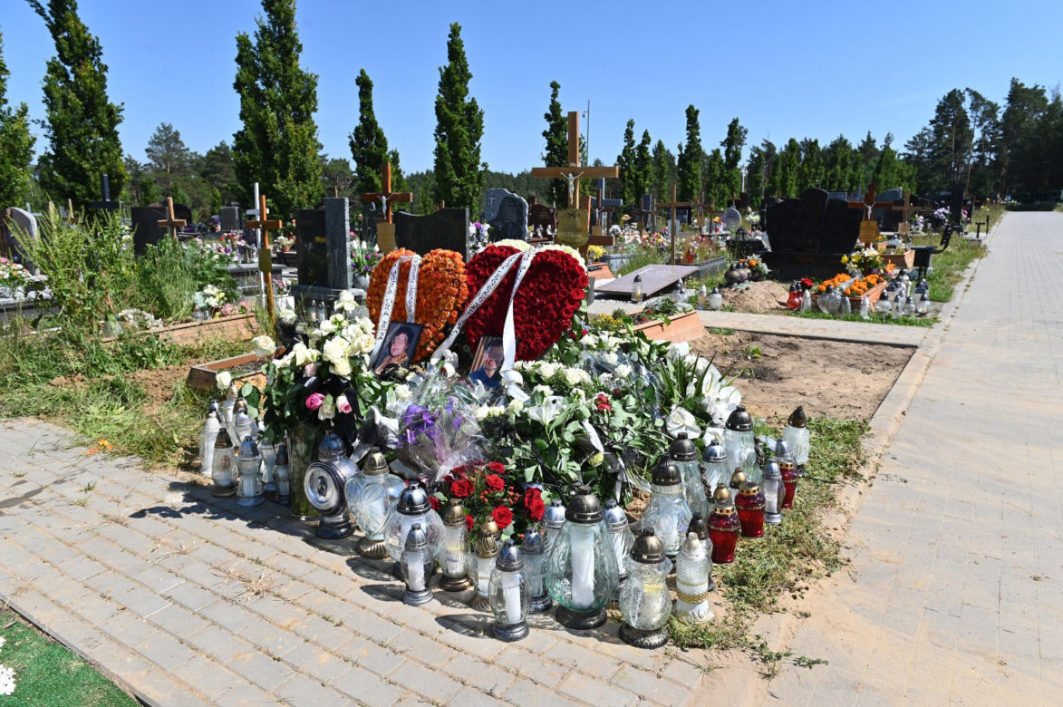 Pomorskie: MAKABRA na drodze. ZGINĘLI ojciec, córka i babcia. Pogrzeb rodziny z Liniewa [ZDJĘCIA]
