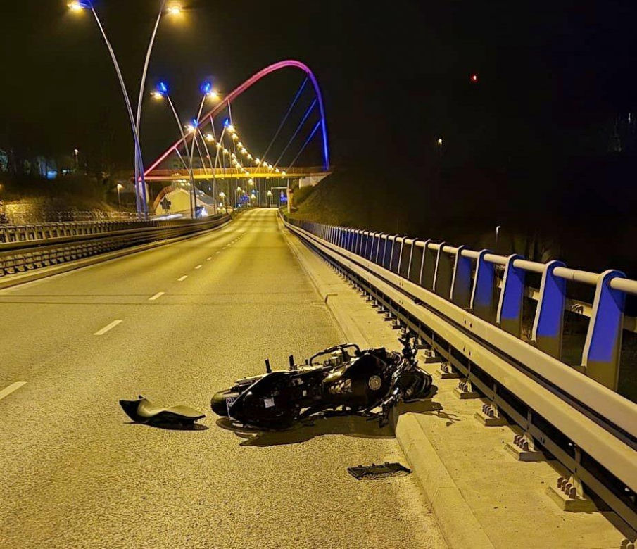 Tragiczny wypadek w Bydgoszczy. Motocyklista zginął na miejscu! [ZDJĘCIA]