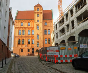 Nowa kamienica na Podzamczu nabiera kształtów