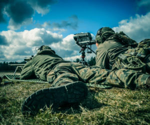 Żołnierze 10 Wrocławskiej Brygady Łączności na poligonie. Intensywne szkolenie i strzelanie z karabinów BOR