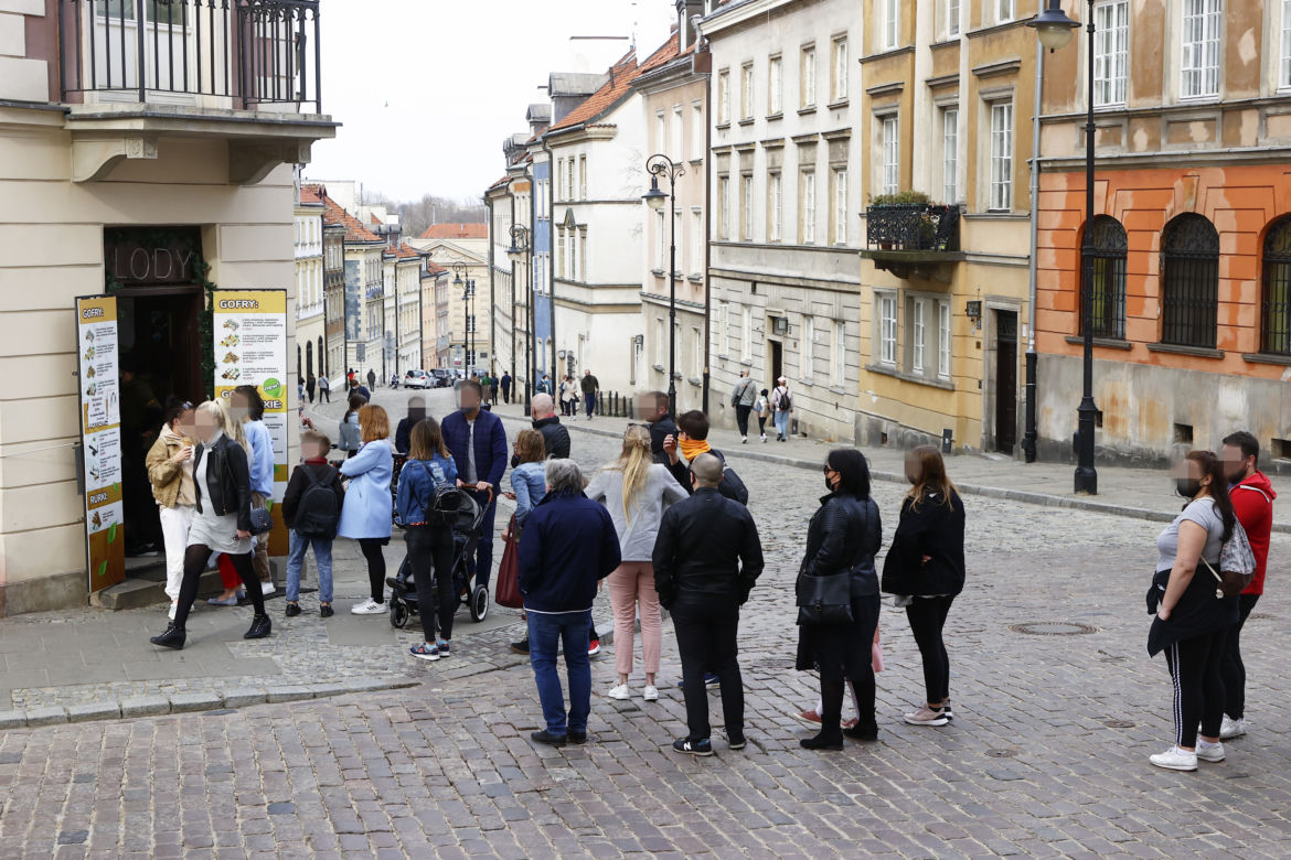  Fiesta na ulicach Warszawy mimo lockdownu