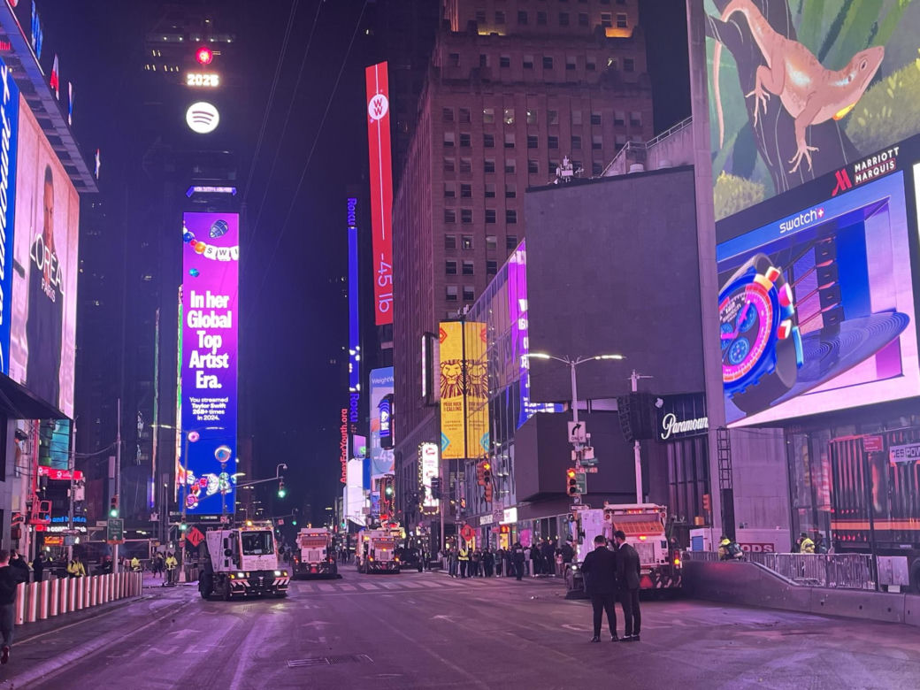 Błyskawiczne sprzątanie po zabawie na Times Square