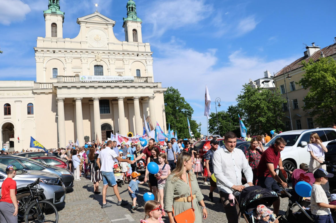 Marsz dla Życia i Rodziny 2024 w Dzień Matki przeszedł przez centrum Lublina