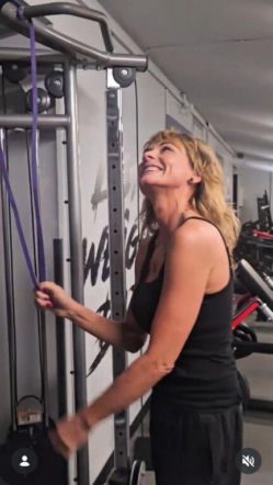 Ale przemiana! Ilona Wrońska wygląda jak Lara Croft. Co za sylwetka!