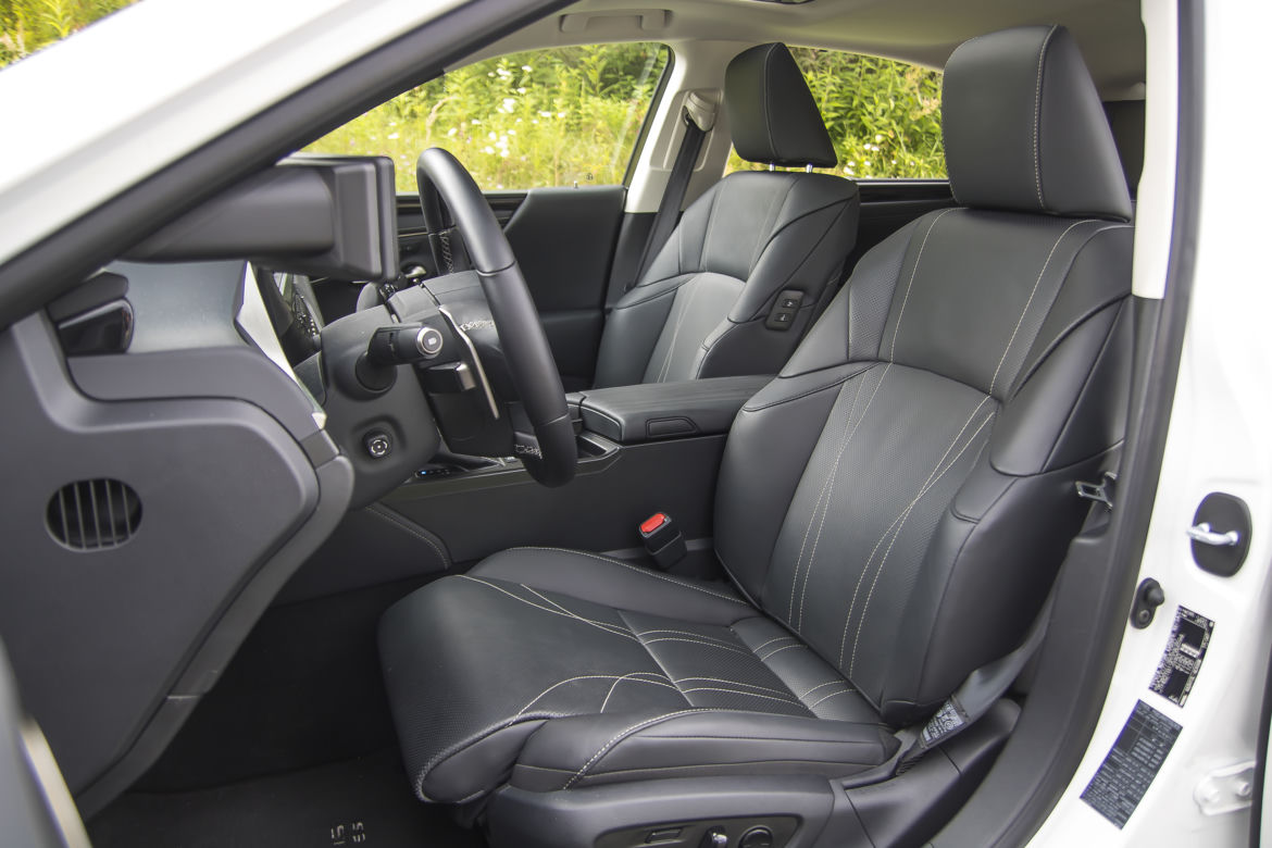 Lexus ES 300h Omotenashi