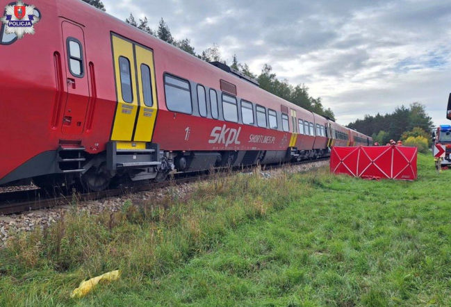 Przechodził z rowerem przez tory. 82-letni mężczyzna zginął pod kołami pociągu