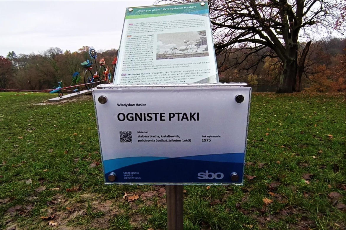 "Ogniste" czy "Płonące"? Dwa opisy rzeźby w Parku Kasprowicza