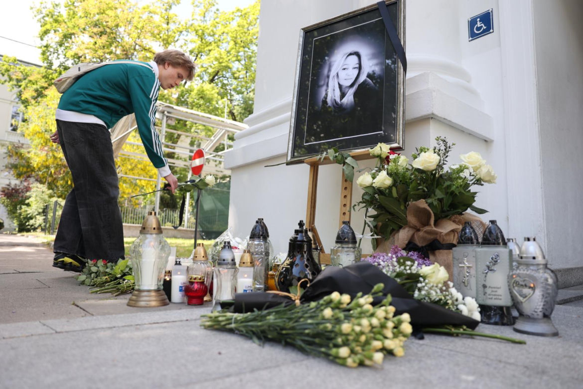 Upamiętnienie brutalnie zaatakowanej pracowniczki UW (8.05.2025)