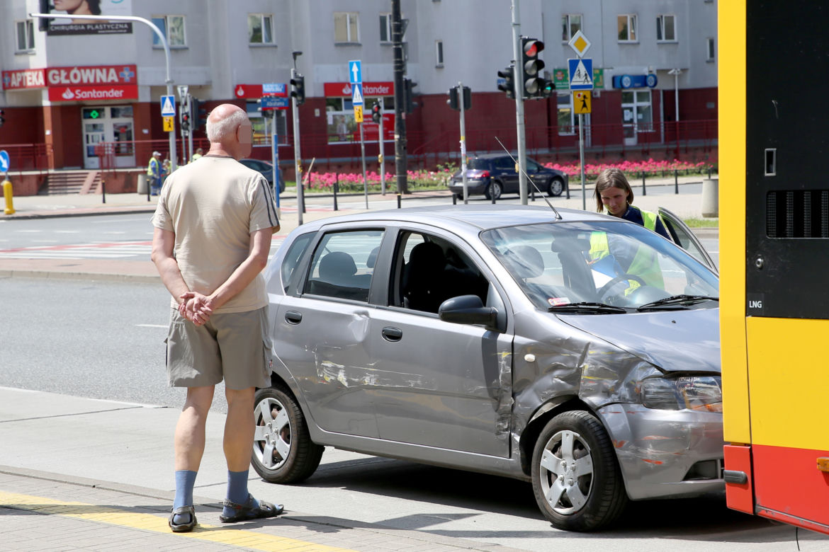 Wypadek autobusu linii 111 na Gocławiu