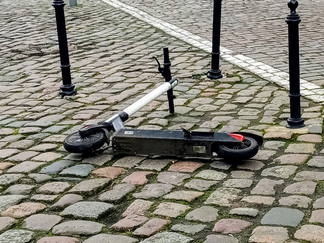 Porzucone hulajnogi w Szczecinie