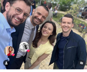 M jak miłość po wakacjach. Jakub Karski (Krzysztof Kwiatkowski), Mariusz (Mateusz Mosiewicz), Kasia (Paulina Lasota), Aleksander Sowiński (Mikołaj Krawczyk) na planie