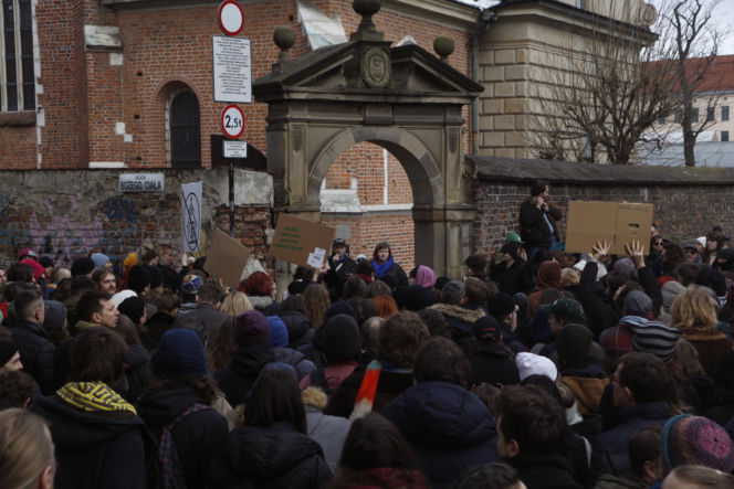 Protesty na krakowskim Kazimierzu w obronie kamienic