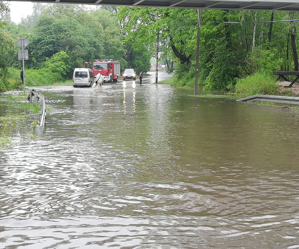 Powódź w Krakowie: Zalana ulica Półłanki 24.05.2019