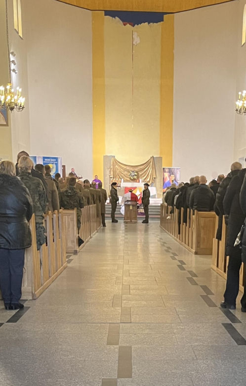 Terespol. Pogrzeb tragicznie zmarłego żołnierza. 28-letniego Mateusza żegnają rodzina i przyjaciele