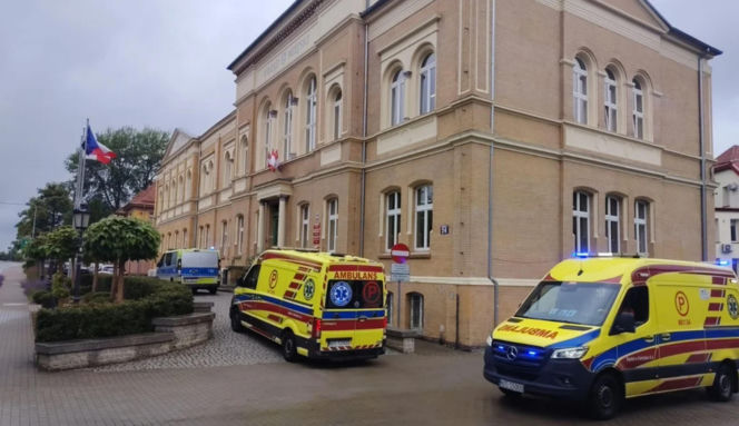 Oblał się benzyną i wtargnął do urzędu! Groził, że się podpali