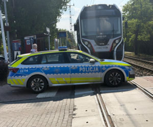 Dramat w pociągu WKD jadącym do Warszawy. Nie żyje pasażer