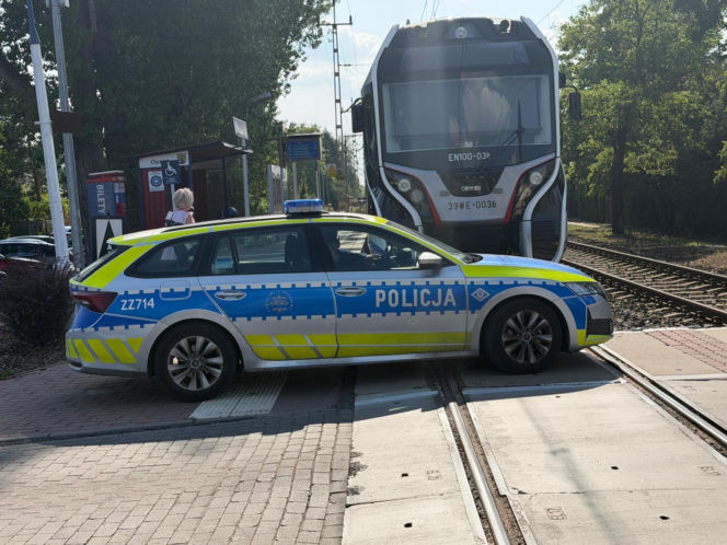 Dramat w pociągu WKD jadącym do Warszawy. Nie żyje pasażer
