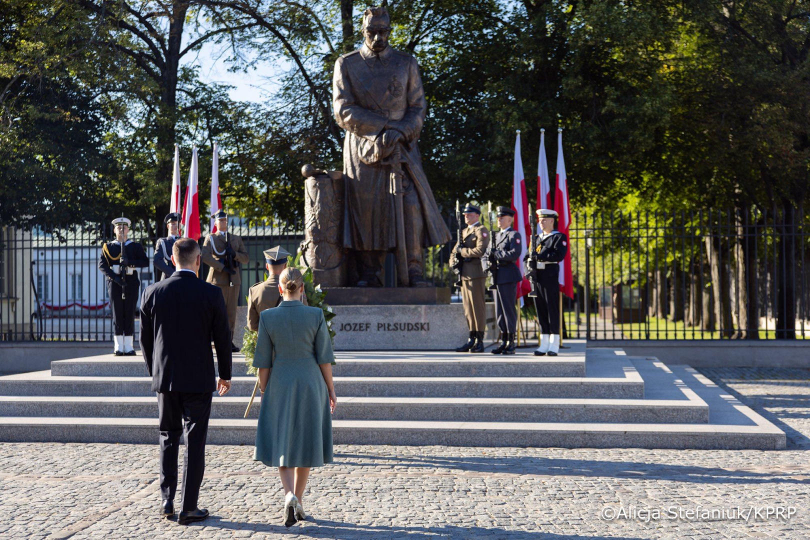 Symboliczny początek dnia Karola Nawrockiego. Towarzyszyła mu żona