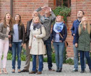 Pierwsza miłość. Marysia (Aneta Zając), Aneta (Maria Pakulnis), Emilka (Anna Ilczuk), Bartek (Rafał Kwietniewski), Artur (Łukasz Płoszajski), Kinga (Aleksandra Zienkiewicz)