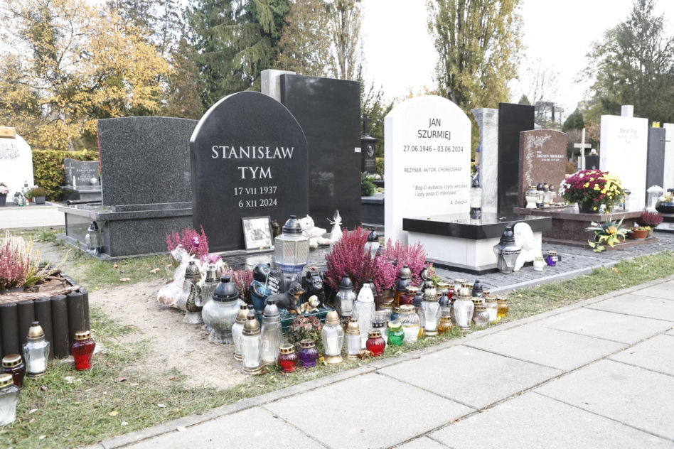 Tak wyglądają groby Zapasiewicza, Tyma, Kołaczkowskiej, Stoparczyk