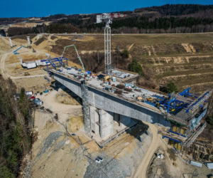 Najwyższa estakada w Polsce powstaje na S19 Babica Jawornik. Na plac budowy prowadzą serpentyny