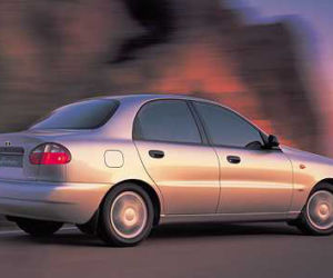 Daewoo Lanos 4d.