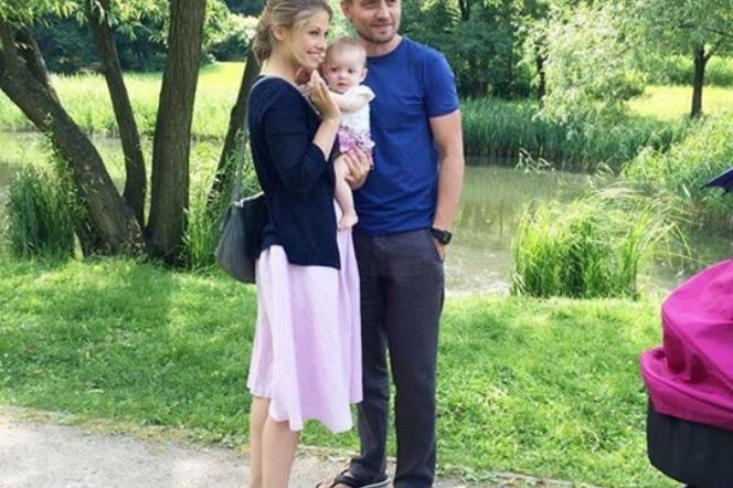 Na dobre i na złe. Anna Karczmarczyk (Ola), Marcin Rogacewicz (Przemek), Frania (Antosia Gawron) na planie