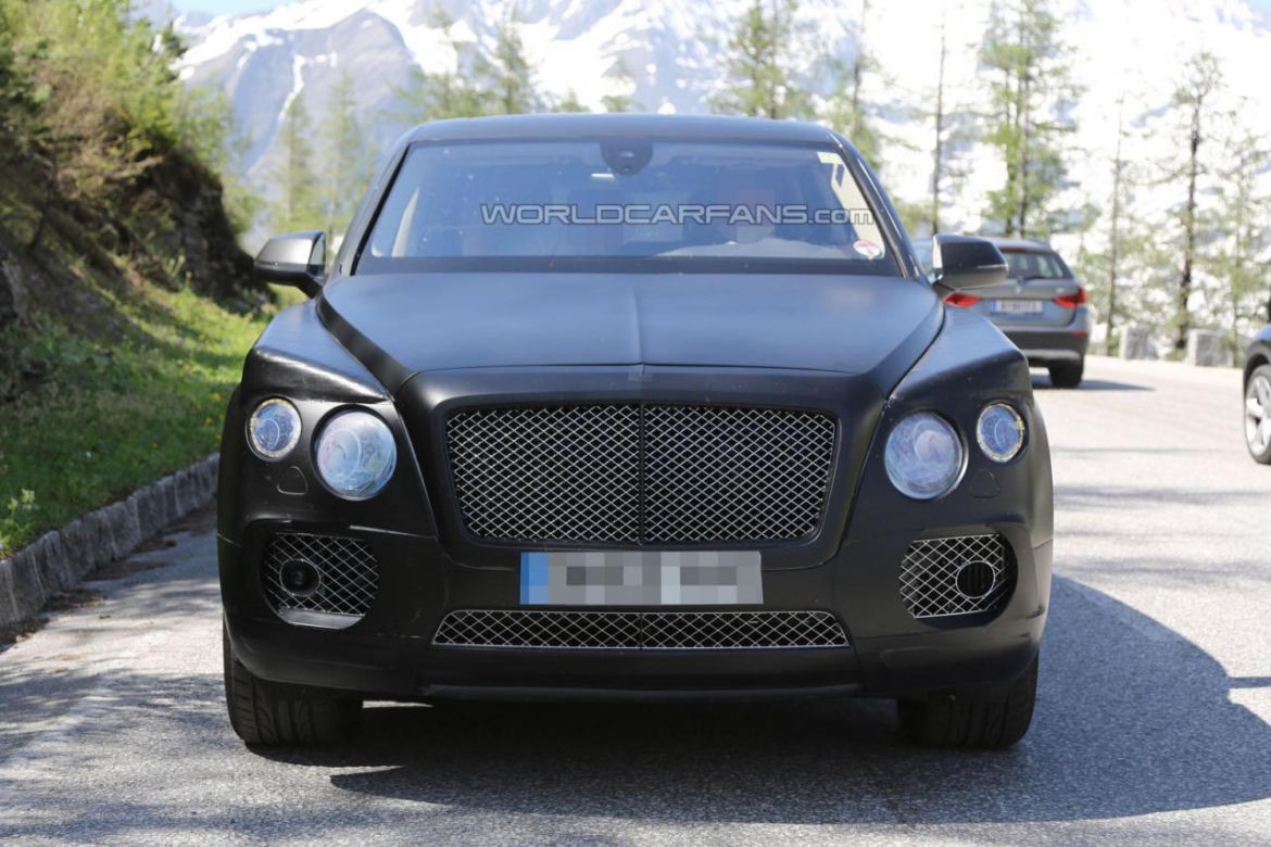 Bentley SUV 2016