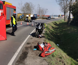 We Włoszakowicach motocyklista zderzył się z samochodem osobowym