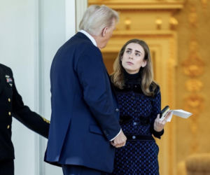 Trump obsypuje młode asystentki pieniędzmi! Na Święta
