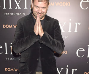 TOMASZ KAROLAK