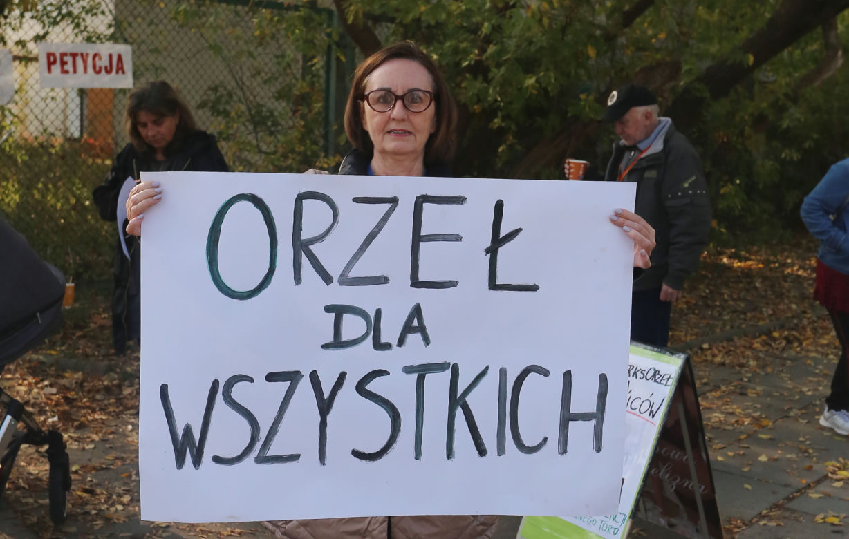 Chcemy tu park, a nie kolejny zabytek. Mieszkańcy protestowali przed torem kolarskim RKS Orzeł 