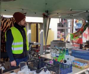 Lublin: Coraz mniej wolontariuszy, którzy pomagają uchodźcom na dworcu. Potrzebne wsparcie [GALERIA]