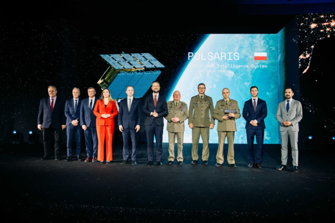 Polska zyskuje oczy w kosmosie: system satelitarny MikroSAR oficjalnie w rękach wojska.