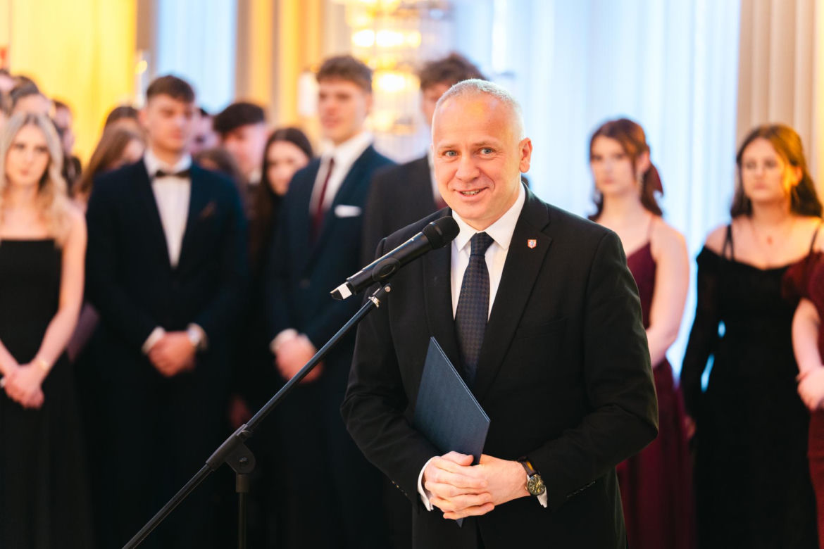 Studniówka 2026 młodzieży z IV LO im. Hetmana Stanisława Żółkiewskiego w Siedlcach