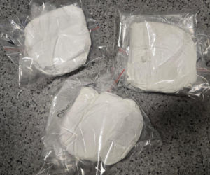 Policjanci z Leszna przejęli ponad 4,5 kilograma narkotyków! Zatrzymano trzech mężczyzn [ZDJĘCIA]