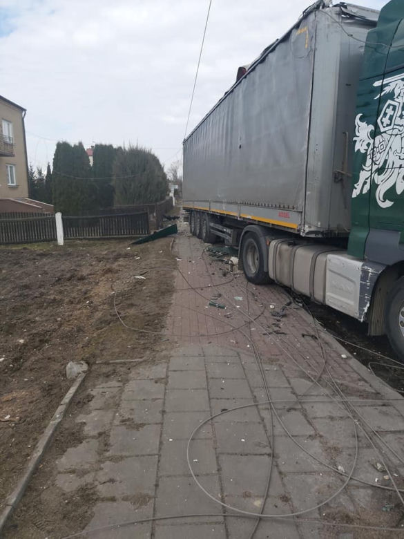Śmiertelny wypadek w Suchowoli. Zginął kierowca ciężarówki [ZDJĘCIA]