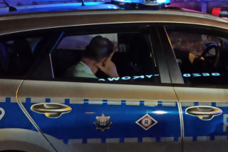 Warszawa: Jadąc pod prąd zatrzymała pijaka! Spłonął jeden samochód! [GALERIA]