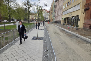 Nowe oblicze placu Wolności. Kwiaciarnie już zamontowane, koniec prac coraz bliżej