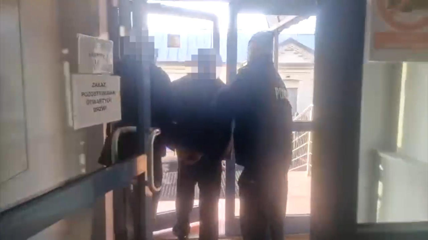 Sześć zakazów, mefedron i dachowanie w rowie. To nie opis filmu, to pościg za audi!