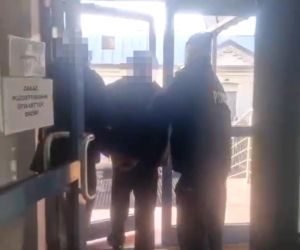 Sześć zakazów, mefedron i dachowanie w rowie. To nie opis filmu, to pościg za audi!