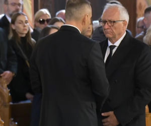 Poruszająca scena w kościele. Nawrocki podszedł do ojca Łukasza Litewki