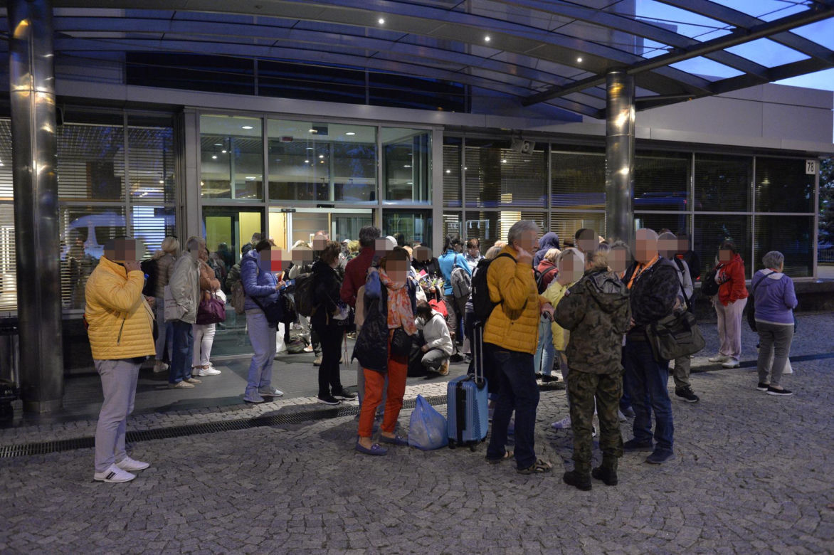 Polscy pielgrzymi ewakuowani z Izraela wylądowali w Warszawie. "Dziękujemy naszym żołnierzom"