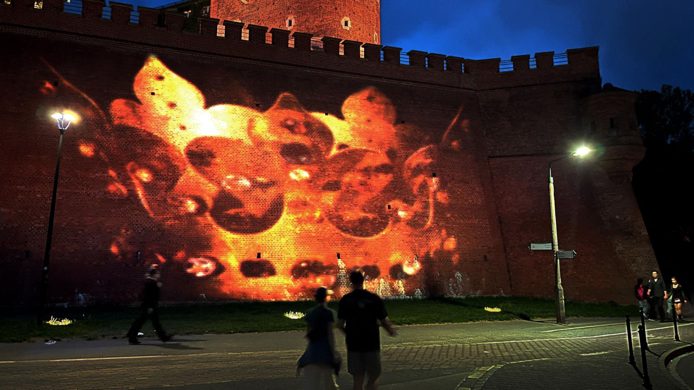Turystyczny hit w Krakowie? Multimedialny spektakl obejrzysz na murach Wawelu